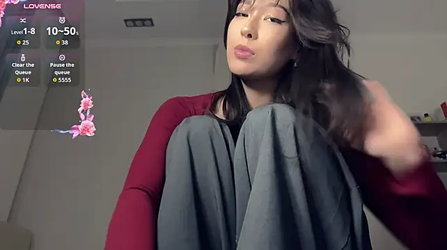 HannaOreo - take off the button and show cleavage