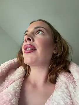 LorenaRosee - go doggy and spank your ass hard 5x😏🔥