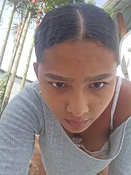 Andrea_Mcfly - WALK ARROUND NAKED + Toy control x2mn🕹️