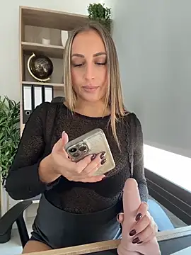 LolaCruz_ - 📹 VIDÉO BUREAU SURPRISE LT 🎁