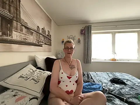 Curvy-Jinx - Pre recorded video LT
