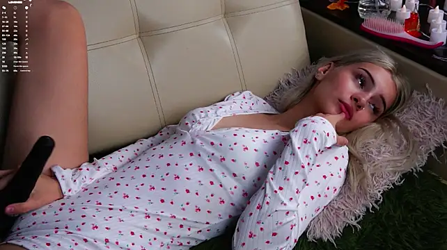 OnlyMolly - A toy in my panties