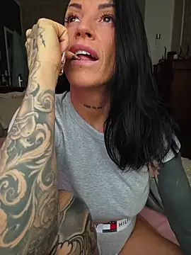 EmilyDiazofficial - Boobs out 5min