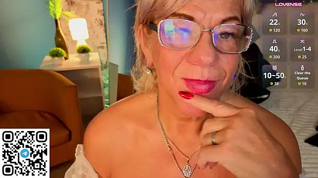 Anna_Coolidge - Squeeze Nipples