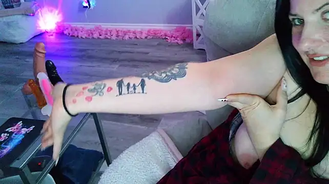 BellaStar84 - 🎯Spread Ass + Titty pic in PM