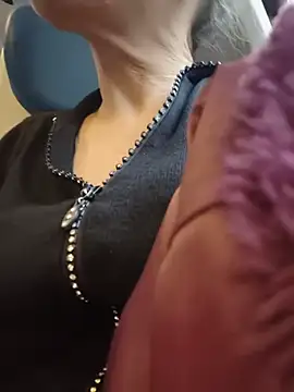 RebeccaNoble - Hot tease in restroom train 5 min Ctrl