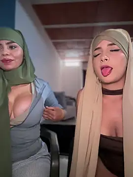 Lalilamassu1 - Bounce tits x2girls