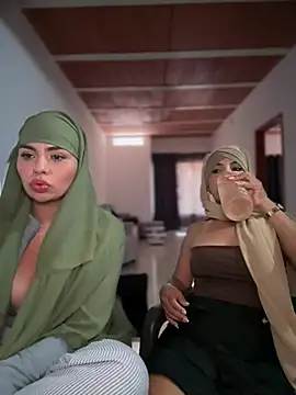Lalilamassu1 - Bounce tits x2girls