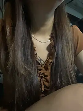 _AnneMia_ - Open chest