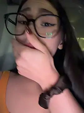 Aria51 - finger slide between naked pussylips🚌💦