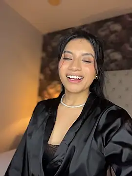 NairaWestbrookX - 🧊 OIL AND ICE SHOW.. SHINY AND WET! 🧊