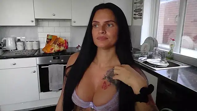 Destinylovex - Bounce and rub boobs 😍