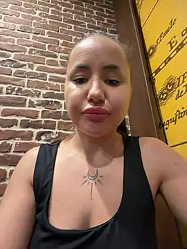 Beautydiamond - Ahhh boys rub clit in doggy style