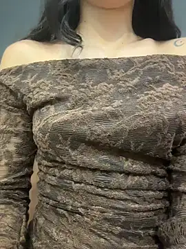 _miapetite - look under the skirt 👀