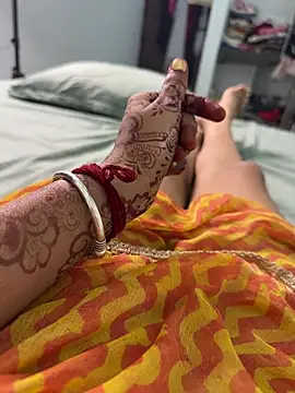 Miss_kanika76 - Oil show ass