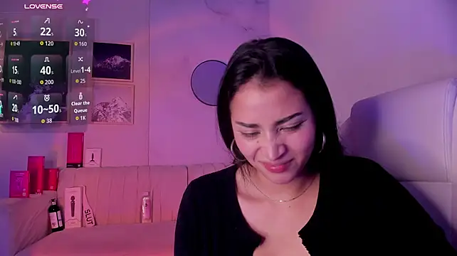 Lara_madisson - 😘Rub my clit over panty