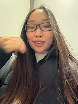 Trytomakememoam - Licking a finger <3