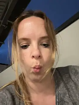 SexyMilf_1987 - Squirt durch slip