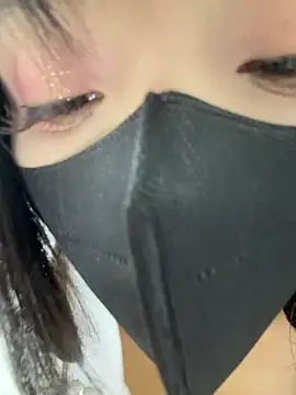 Xiao-Lin - 户外男厕所小便池假阳具抽插2分钟