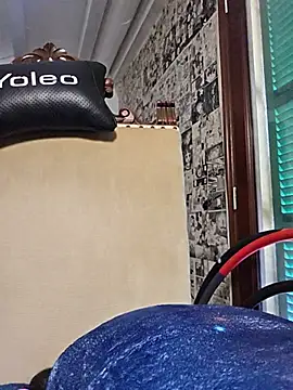 Kylie_blck - ShowTits 2min+1SurpriseVideo