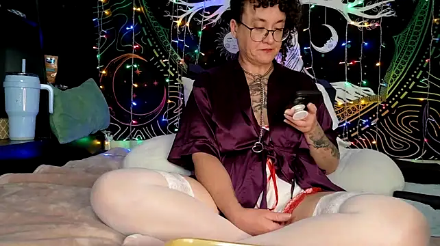 Sareberr420 - whats under my robe?