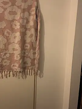 Barbiplaymate - Lt gets 2 spicy pics pm