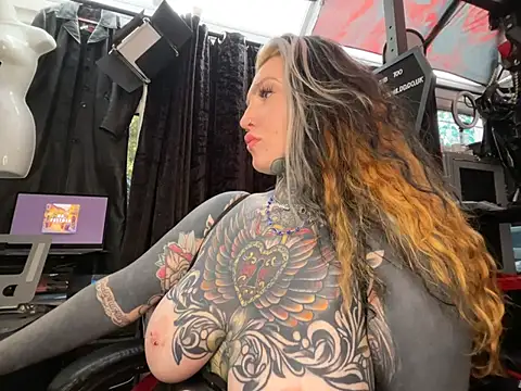 MistressWildd - SQUIRT OVER CAMERA 💦💦💦