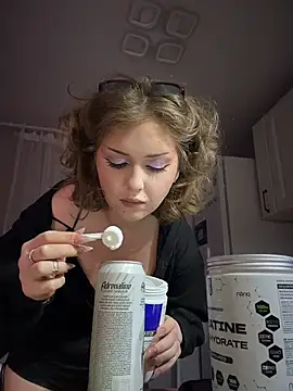 KellyKeler - Insert finger into my wet pussy 😍💦