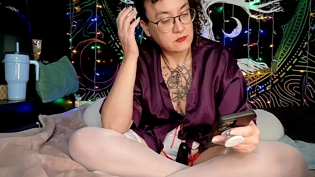 Sareberr420 - whats under my robe?