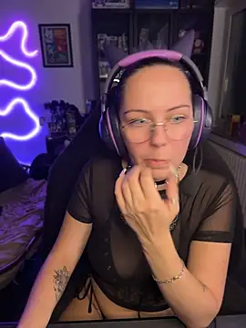 MaryPeach666 - Squirt Video + Pussy Pic