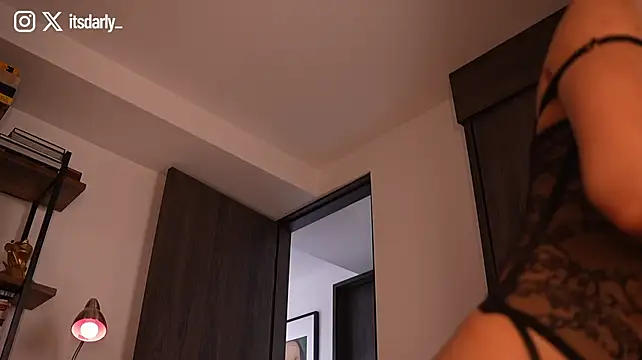 Itsdarly - SPANK ASS