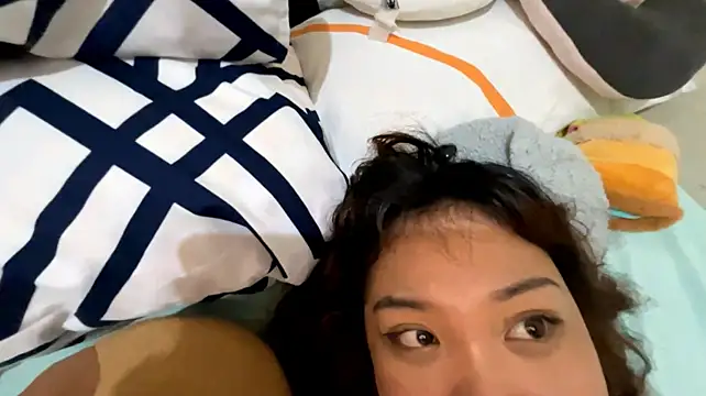 MsJencamae - flashing boobs