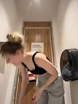MaryHiggins - sucking dildo with saliva on breasts
