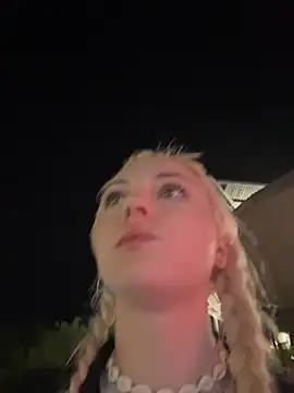 Badblondie - TASTE MY JUICE IN PUBLIC