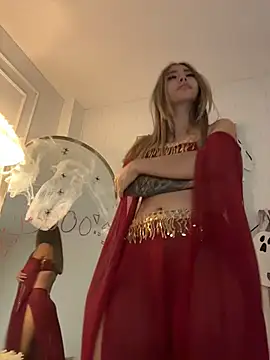 HoneyMollyX - BRA OFF + PINCH MY NIPPLES HARD