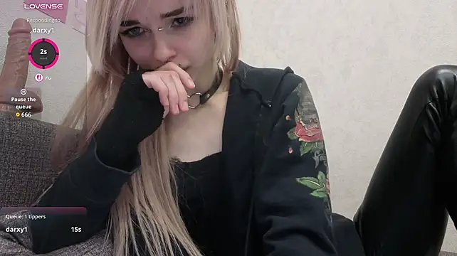 Emodreamgirl - slap my breasts 10 times 🫦