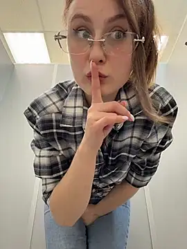 Dina_Tease - MOAN HORNY & SUCK FINGS next GUARD