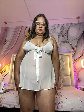 Lucy_Milf_474 - RIDE DILDO IN PUSSY