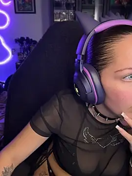 MaryPeach666 - Naked + Live Pic