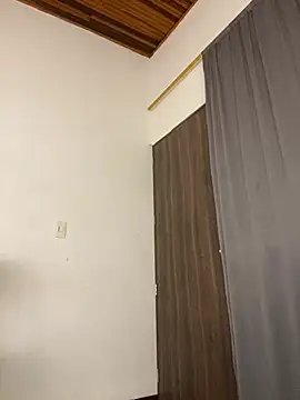 Emilyrojas - clamp on my nipples