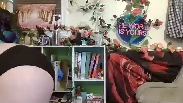 AverageRose - FULLY NUDE SHOWER SHOW 10+ MINS