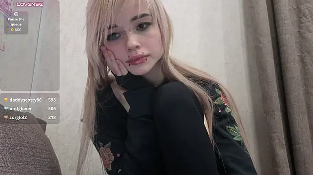 Emodreamgirl - slap my breasts 10 times 🫦