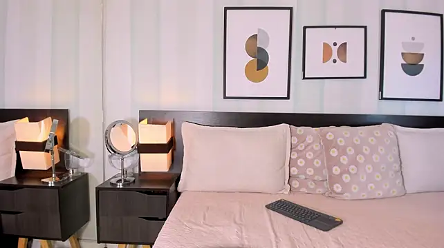 Lexis_Walker - finger in pussy, in doggye style 💦🍆