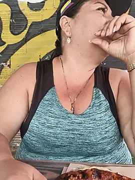 Brenda_Berck_ - one hands friend in boobs