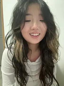 Miaomiao79882 - 站立一字马一分钟（无内裤）