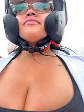 Outdoors-Mia_Khalifa - FOX TAIL PLUG - Public