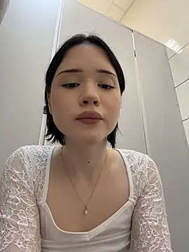 Kitty_sixseven - SQUIRT WITH DILDO IN TOILET