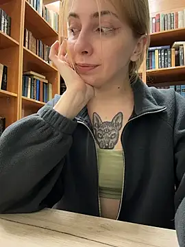 Sunny___Bunny - bend over in leggings close to cam