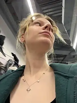 MaryHiggins - Naked playing with pussy