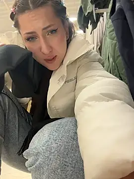 KatyVibes - SHOW TITS IN PUBLIC